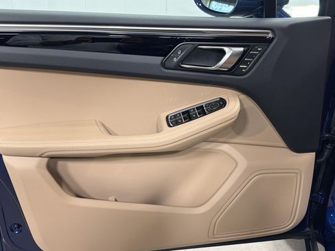 Certified 2026 Porsche Macan AWD/4WD image 22