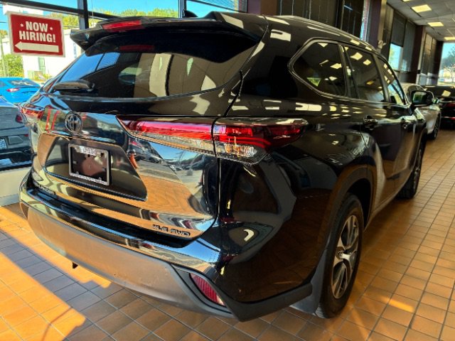 Used 2026 Toyota Highlander XLE AWD/4WD image 5