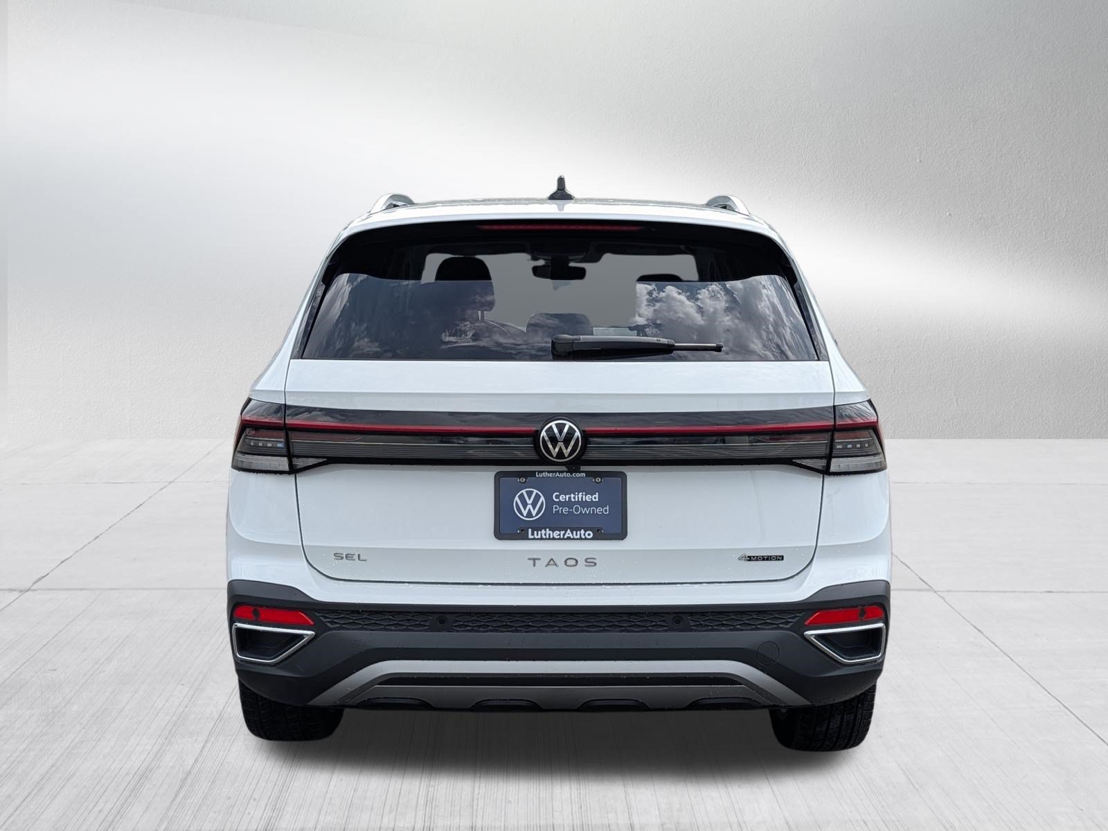 Certified 2025 Volkswagen Taos SEL AWD/4WD image 6