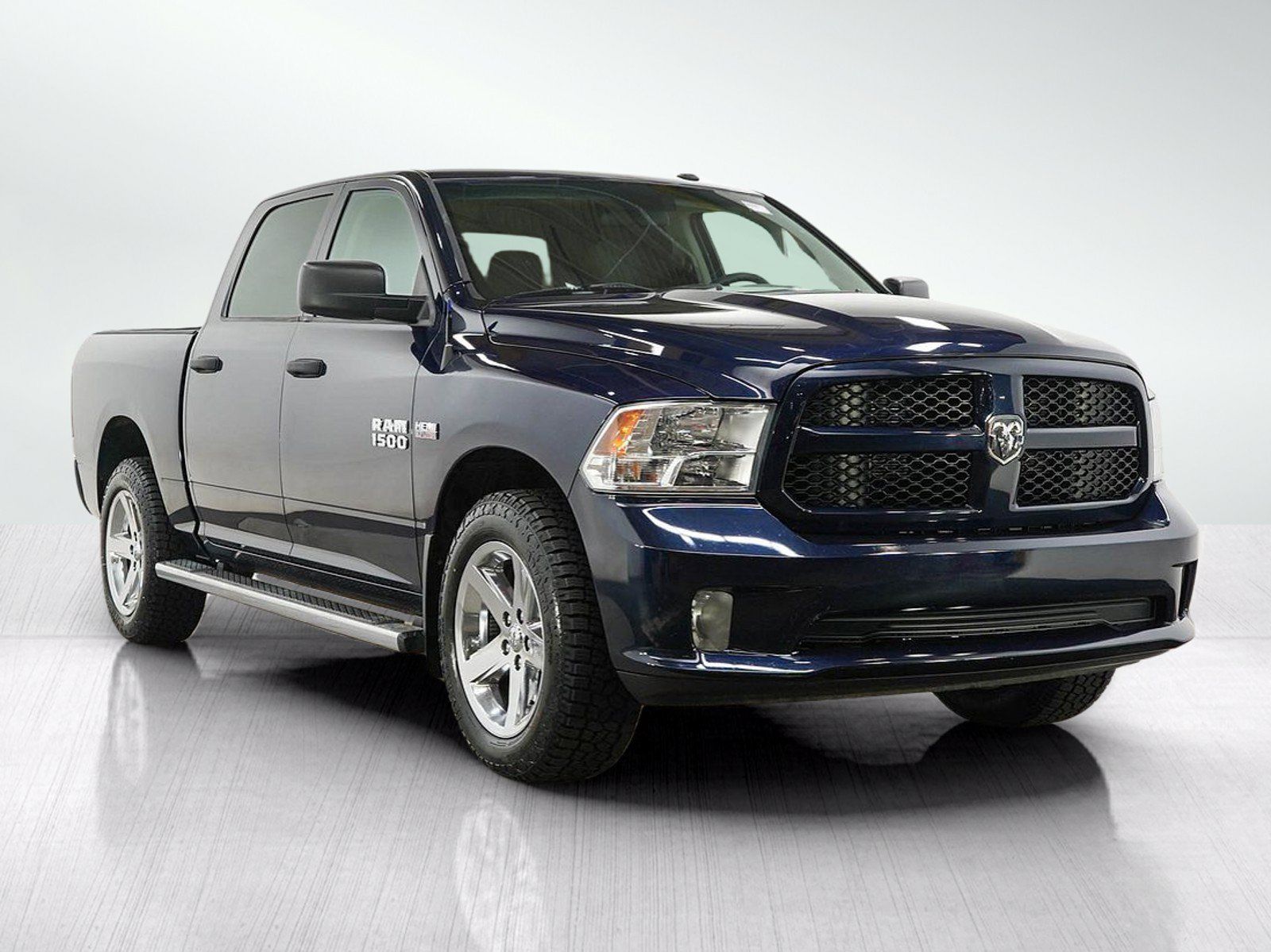 Used 2018 RAM 1500 Express w/ Express Value Package AWD/4WD image 7
