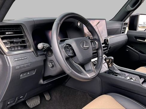 Used 2024 Lexus GX 550 AWD/4WD image 22