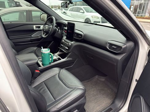 Used 2020 Ford Explorer ST w/ ST Street Pack image 6