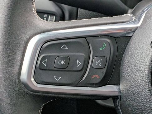 Used 2025 Jeep Wrangler Unlimited Sahara AWD/4WD image 12