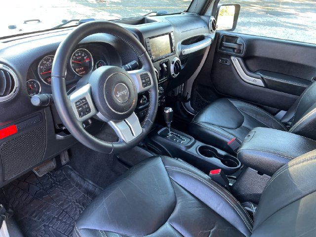 Used 2016 Jeep Wrangler Unlimited Rubicon AWD/4WD image 19