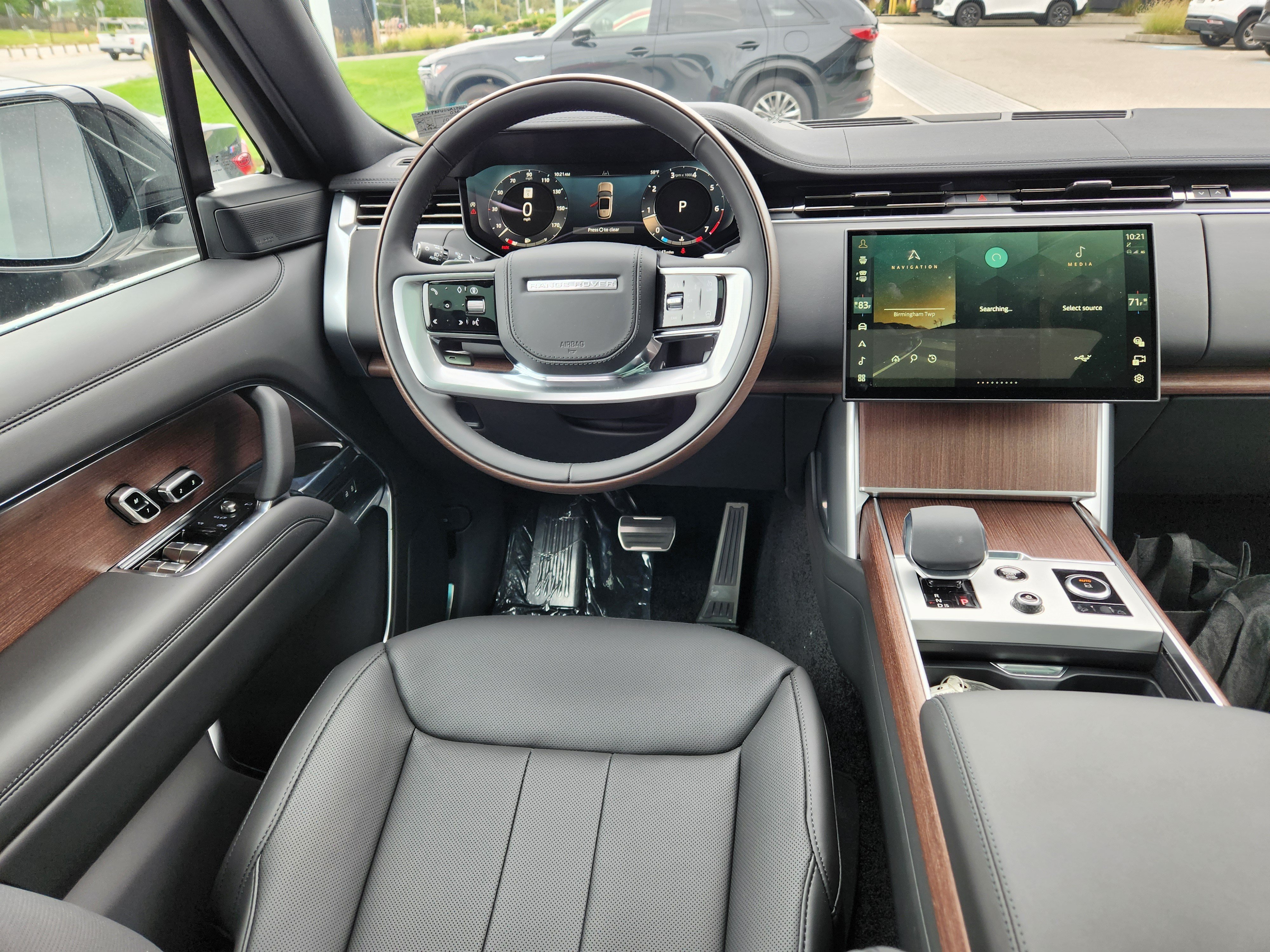 New 2027 Land Rover Range Rover Long Wheelbase SE AWD/4WD image 14