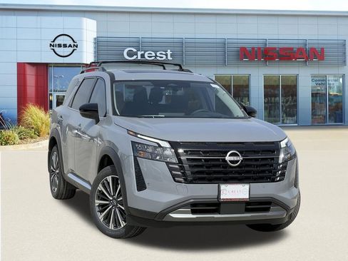 New 2026 Nissan Pathfinder Platinum FWD image 1