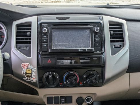 Used 2015 Toyota Tacoma PreRunner w/ SR5 Package image 16