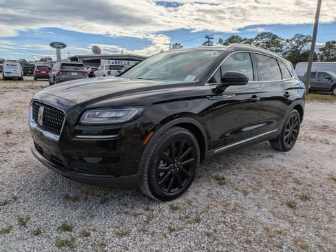 Used 2022 Lincoln Nautilus Reserve w/ Equipment Group 201A image 8