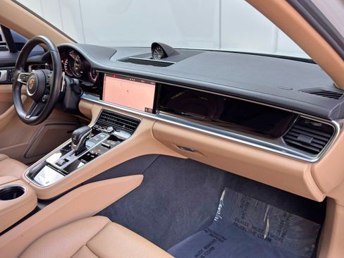 Used 2021 Porsche Panamera 4S w/ Premium Package image 15