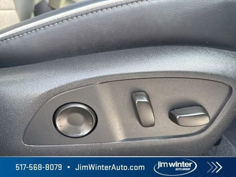 Used 2025 Buick Enclave Preferred image 17