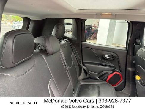 Used 2018 Jeep Renegade Trailhawk AWD/4WD image 9