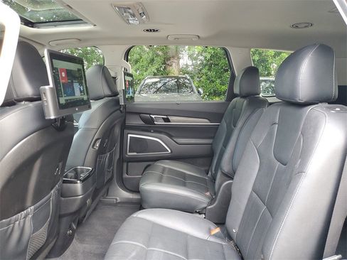Certified 2022 Kia Telluride EX w/ EX Premium Package image 13