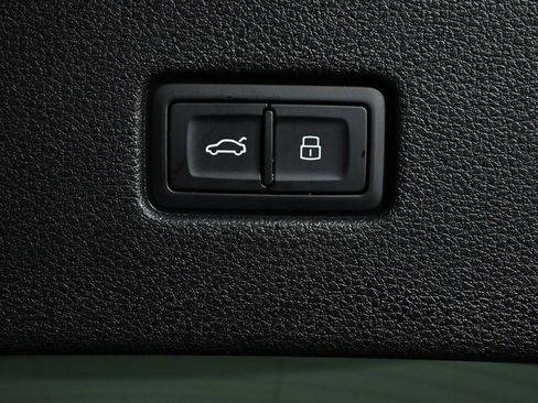 Used 2022 Audi Q8 Premium w/ Convenience Package image 29