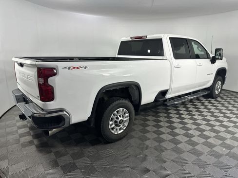 Used 2025 Chevrolet Silverado 2500 LT w/ Convenience Package AWD/4WD image 8