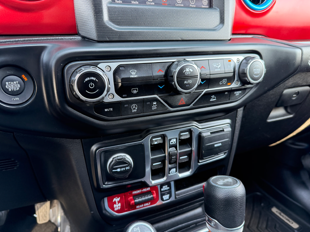 Used 2021 Jeep Wrangler Unlimited Rubicon AWD/4WD image 23
