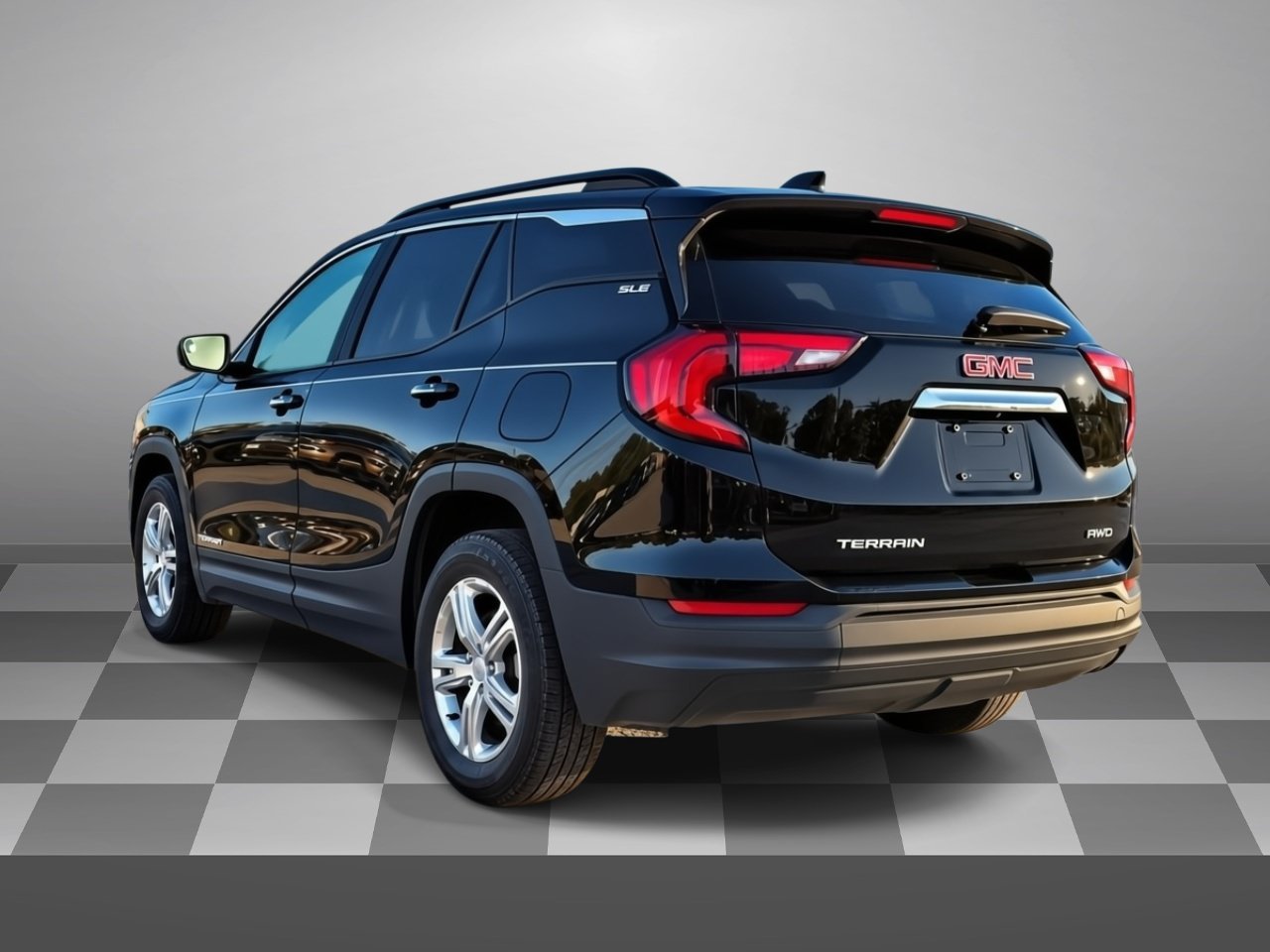 Used 2020 GMC Terrain SLE w/ Driver Convenience Package AWD/4WD image 4