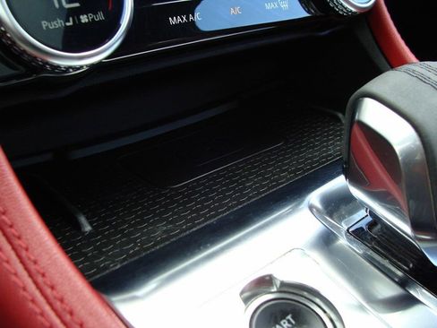 Used 2021 Jaguar F-PACE R-Dynamic S image 27