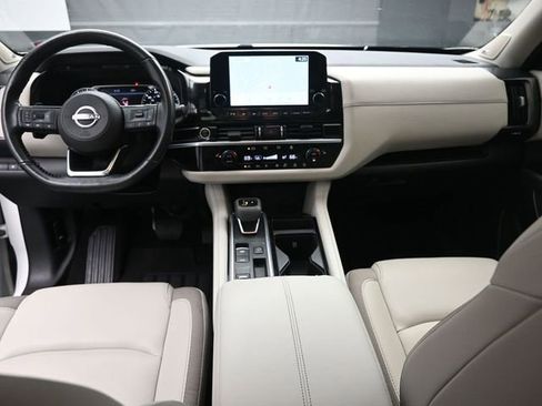 Used 2023 Nissan Pathfinder SL w/ SL Premium Package FWD image 9