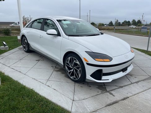 New 2025 Hyundai Ioniq 6 SEL image 7