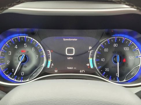 Used 2022 Chrysler Pacifica Touring-L image 24