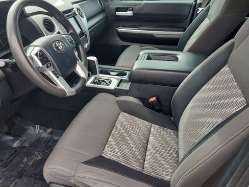 Used 2019 Toyota Tundra SR5 w/ SR5 Upgrade Package AWD/4WD image 10