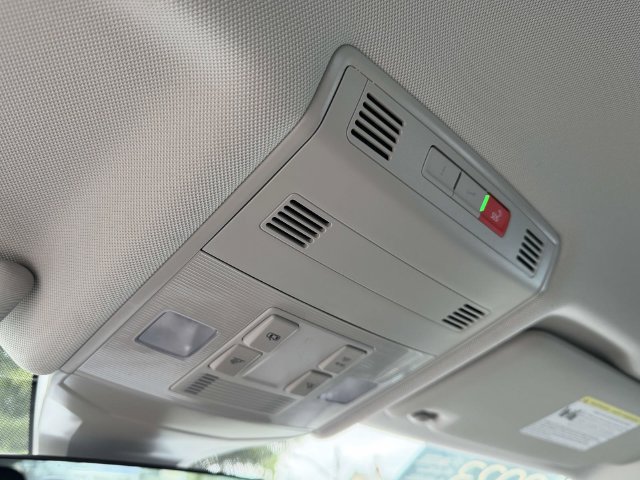 Certified 2023 Volkswagen Jetta SE FWD image 33