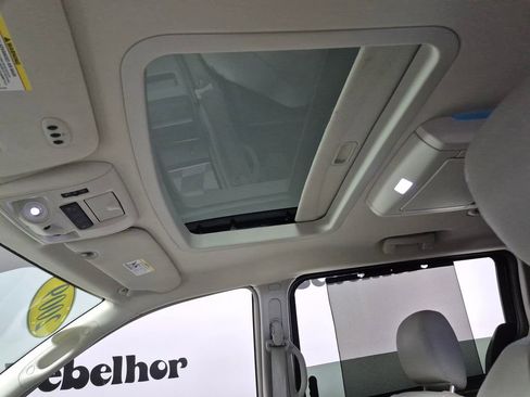 Used 2009 Chrysler Town & Country Touring FWD image 22
