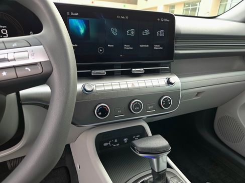 New 2026 Hyundai Kona SE FWD image 11