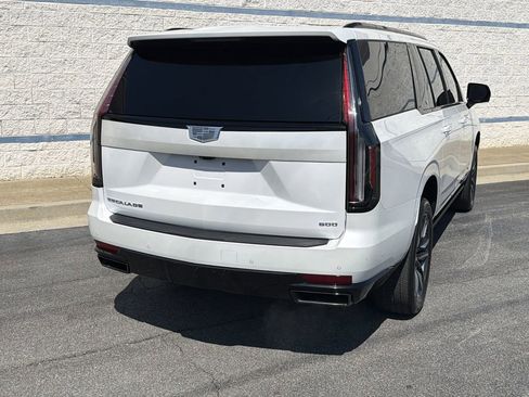 Used 2024 Cadillac Escalade ESV Sport w/ Touring Package image 7