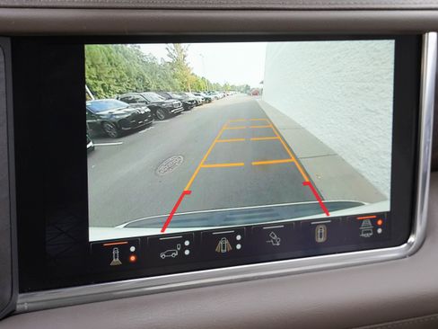Used 2023 GMC Yukon Denali w/ Advanced Technology Package AWD/4WD image 26