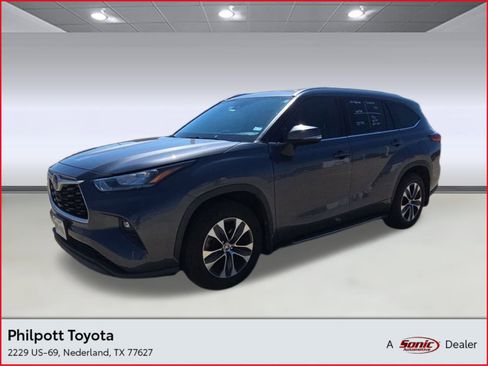 Used 2020 Toyota Highlander XLE image 1
