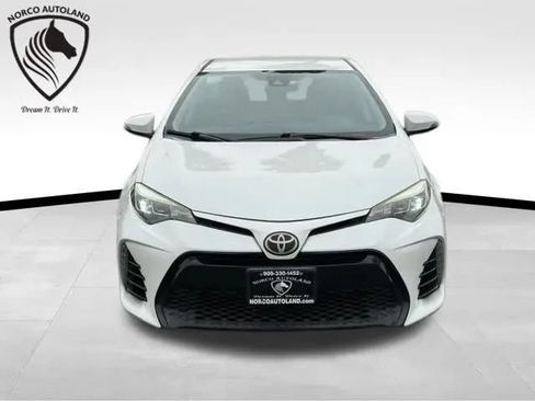 Used 2018 Toyota Corolla SE w/ Carpet Mat Package (TMS) FWD image 2