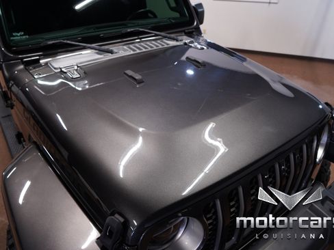Used 2020 Jeep Gladiator Overland image 14