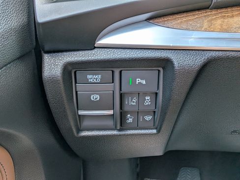 Used 2019 Acura MDX w/ Advance Package FWD image 22