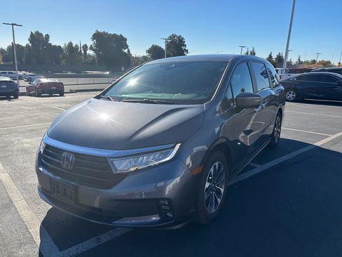 Used 2024 Honda Odyssey EX-L image 1