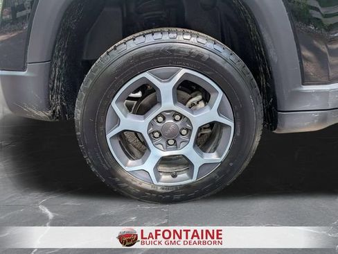 Used 2022 Jeep Compass Trailhawk w/ Trailhawk Convenience Group AWD/4WD image 32