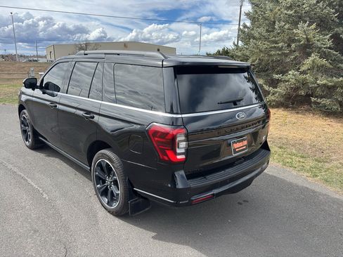 Used 2024 Ford Expedition Limited image 8