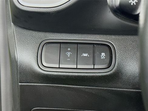 Used 2022 Hyundai Venue SEL w/ Cargo Package FWD image 10