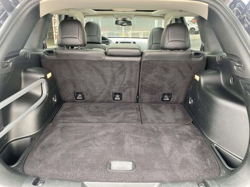 Used 2018 Jeep Cherokee Latitude Plus w/ Comfort/Convenience Group image 10