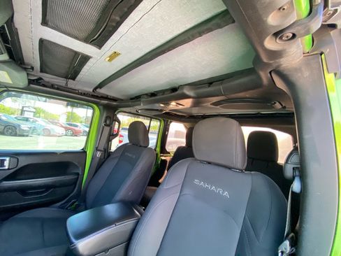 Used 2020 Jeep Wrangler Unlimited Sahara image 31