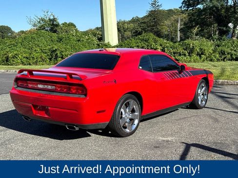 Used 2010 Dodge Challenger R/T RWD image 7