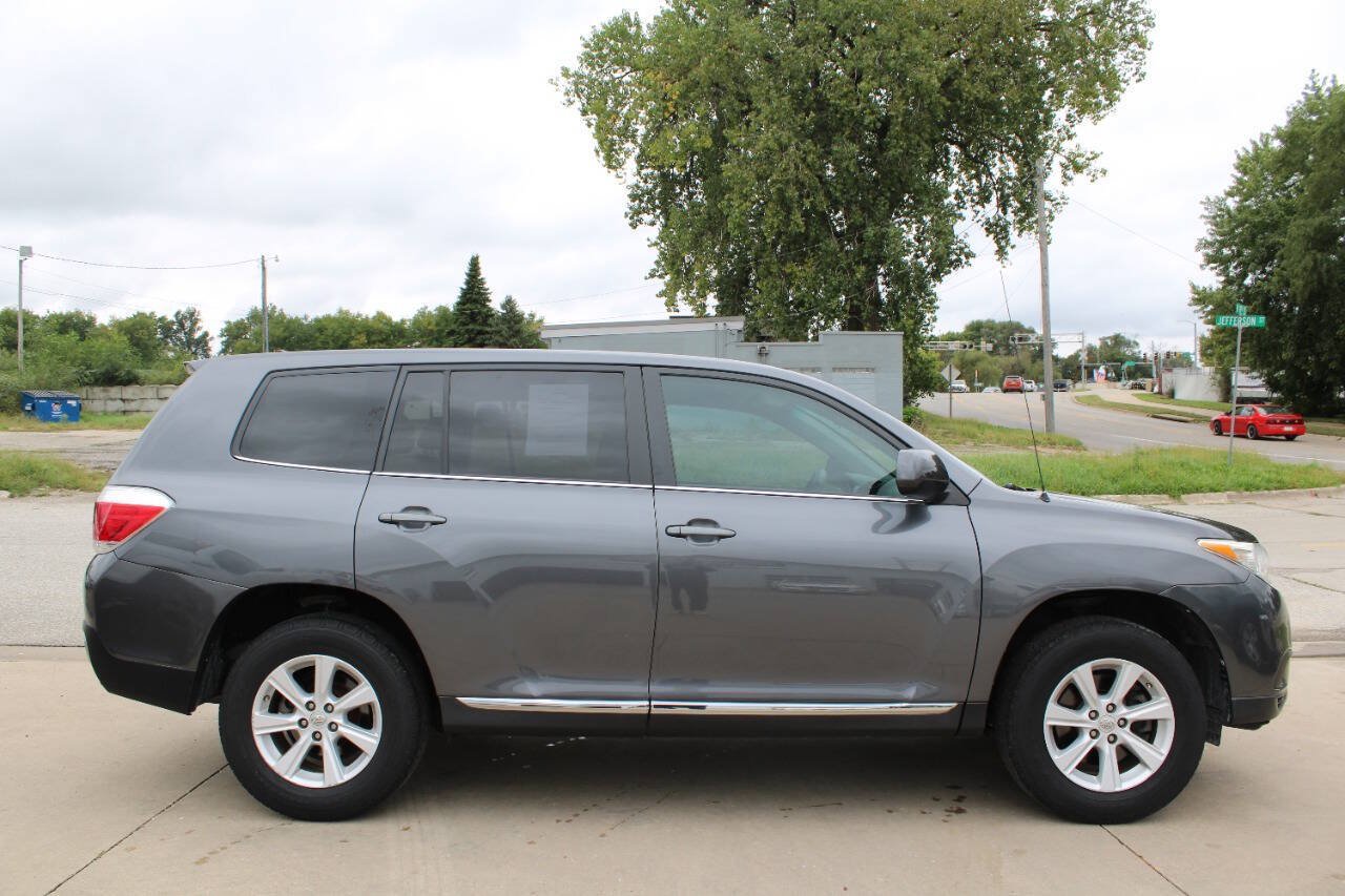 Used 2011 Toyota Highlander 2WD image 3