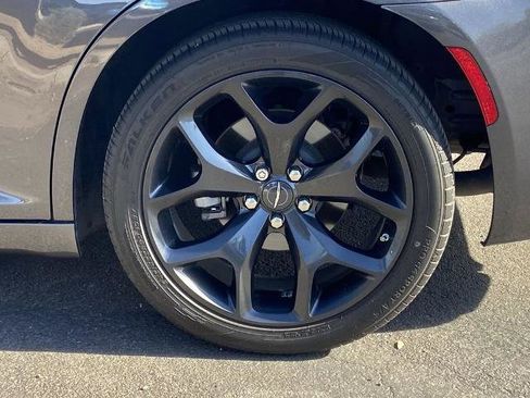Used 2022 Chrysler 300 Touring w/ Sport Appearance Package image 27