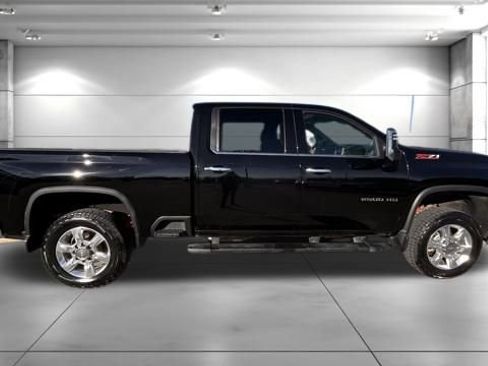 Used 2021 Chevrolet Silverado 2500 LTZ w/ LTZ Convenience Package AWD/4WD image 9