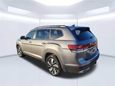 Used 2025 Volkswagen Atlas SE FWD image 5