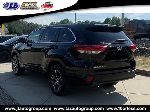 Used 2017 Toyota Highlander LE FWD image 5