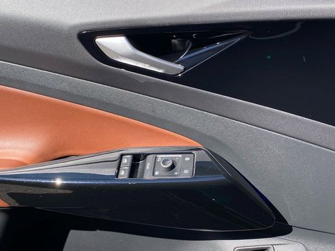 Used 2021 Volkswagen ID.4 Pro S w/ Gradient Package image 17