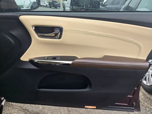 Used 2016 Toyota Avalon XLE Premium image 14