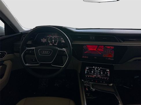 Certified 2024 Audi Q8 e-tron Premium Plus AWD/4WD image 23
