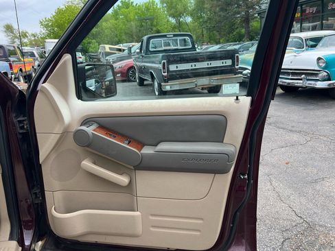 Used 2006 Ford Explorer Eddie Bauer AWD/4WD image 18